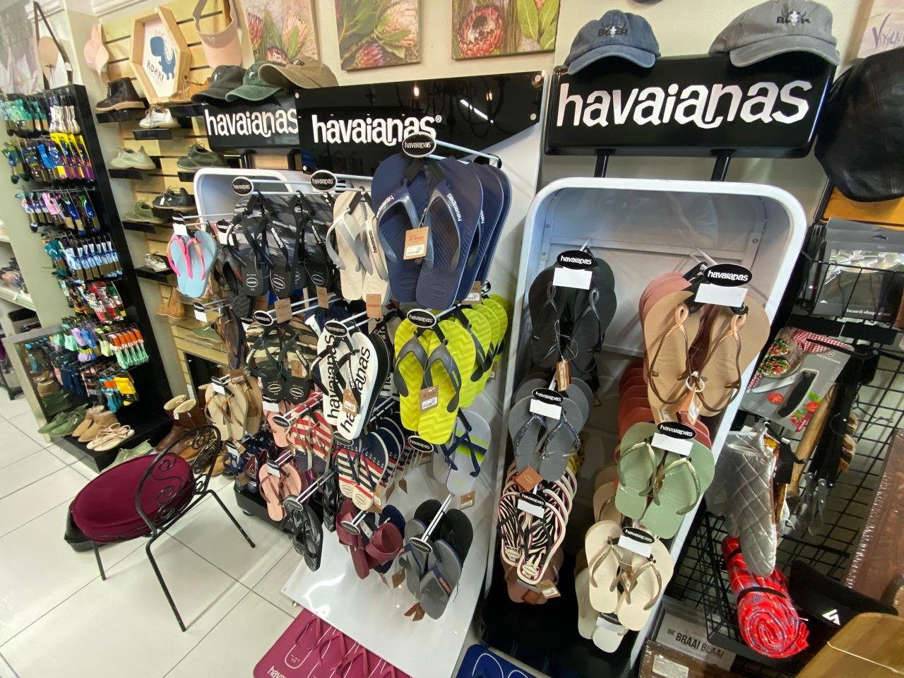 The Havaianas display from the other side, next to the shoe wall